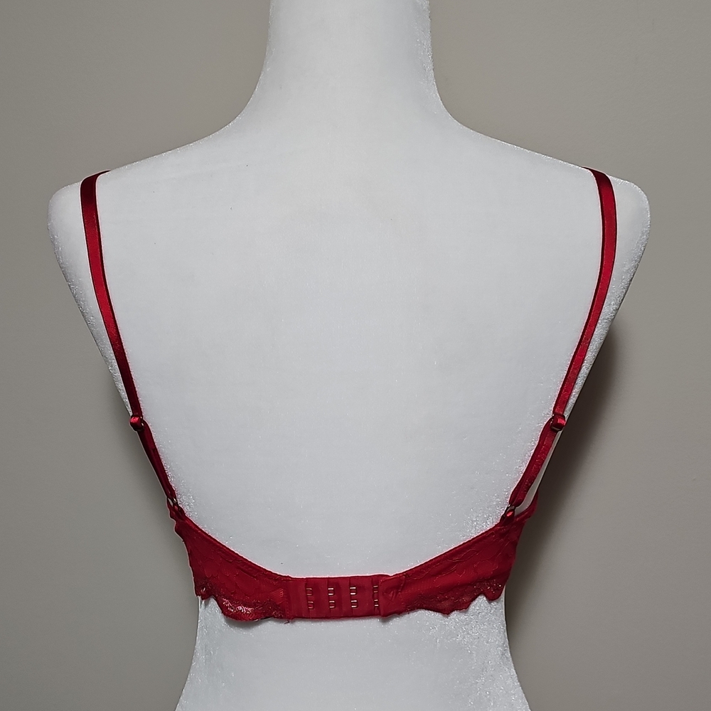 Victoria's Secret Crimson Lace Underwire Bra - Picture 5 of 8